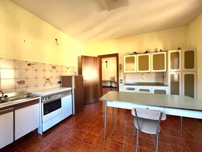 Appartamento quadrilocale in vendita in Via Burani, Salcedo