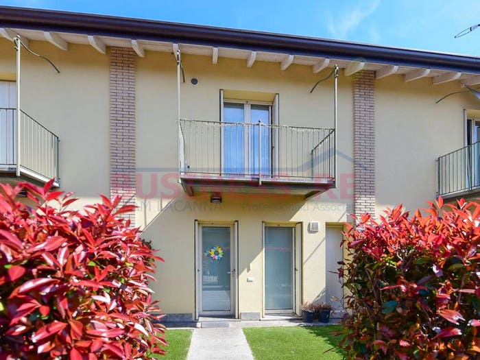Casa trilocale in vendita in Via Fiume, Nobile Monguzzo, Monguzzo