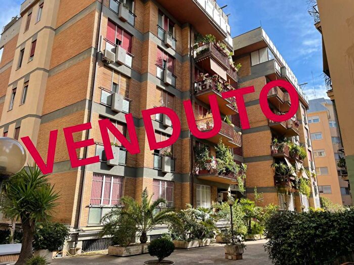 Appartamento trilocale in vendita in Via della Balduina, Balduina, Roma