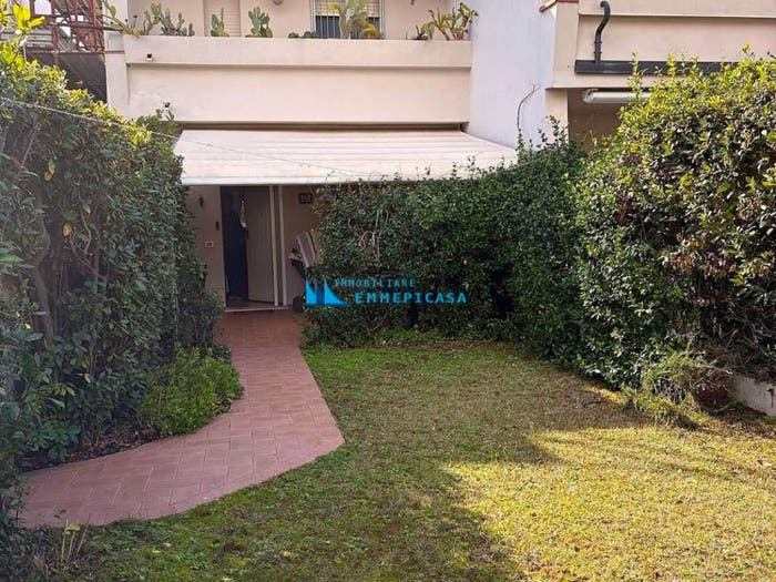 Casa quadrilocale in vendita in Via XXV Aprile, Marina Verde Renella, Montignoso