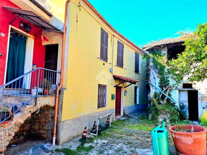 Appartamento trilocale in vendita in Via Ughi, Centro, Diano San Pietro