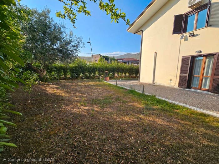 Casa quadrilocale in vendita in Via Falchi, Camigliano