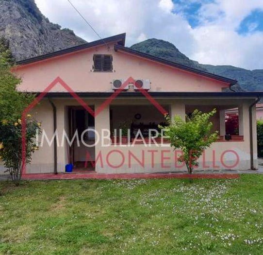 Casa con 6 locali in vendita in Via Montebello, Camaiore Paese, Camaiore