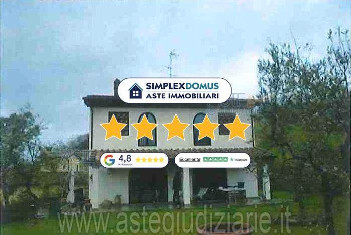 Casa quadrilocale in vendita in Via Degli Urbini, Castelfranco Piandisco