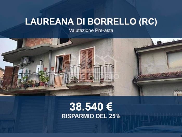 Appartamento con 5 locali in vendita in Via Paolo Ragone snc, Laureana di Borrello