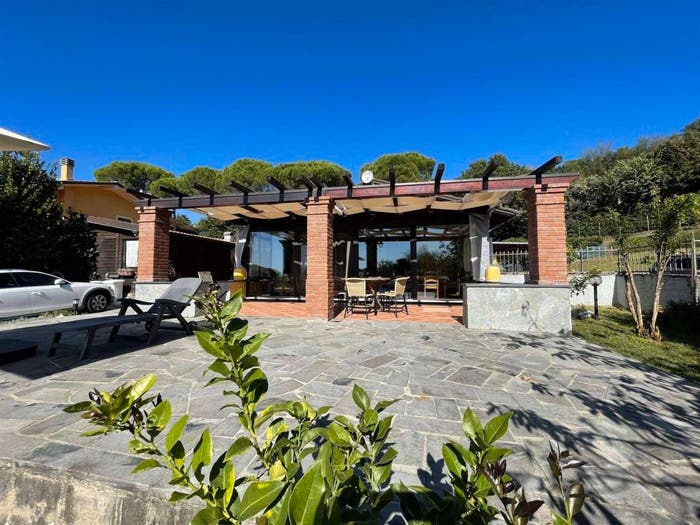 Casa con 5 locali in vendita in Fosdinovo