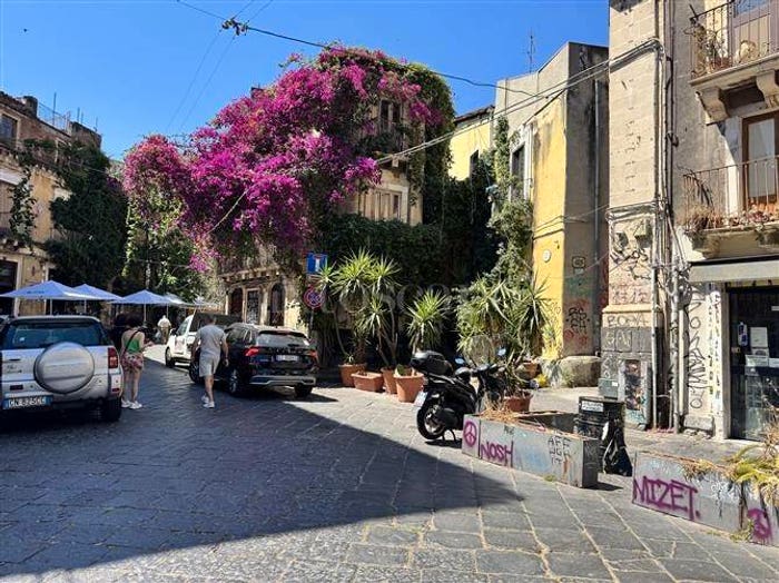 Appartamento trilocale in vendita in Vicolo Castro, Centro Storico, Catania