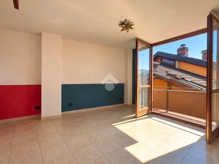 Appartamento trilocale in vendita in Via vietta, Centro, Giaveno