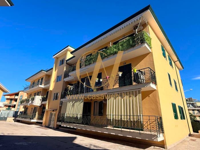 Appartamento trilocale in vendita in Via Giuseppe Garibaldi, Casapulla