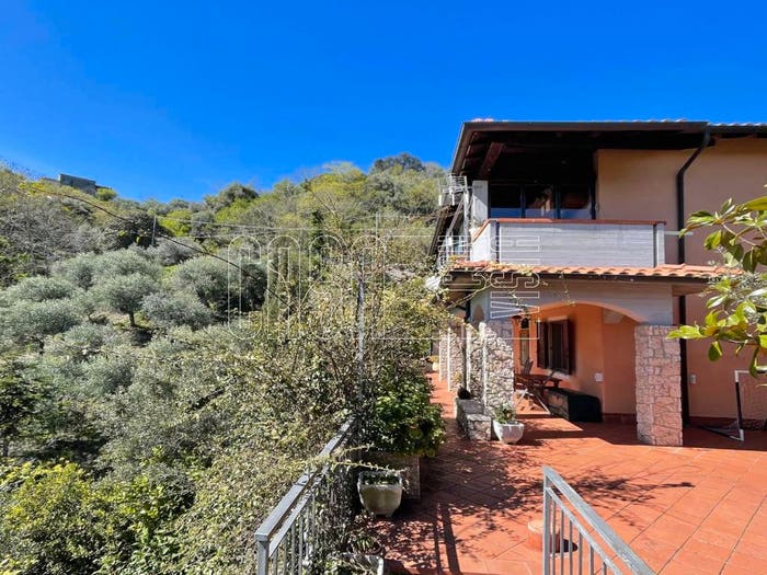 Casa con 6 locali in vendita in Via Maggiola, Baia Blu Pozzuolo Tre Strade, Lerici