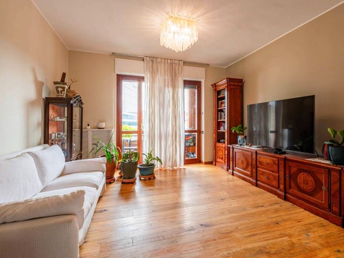 Appartamento trilocale in vendita in Corvetto, Milano