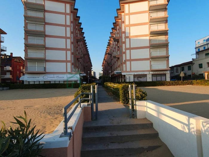 Appartamento quadrilocale in vendita in Via A Bafile, Lido Centro Ovest, Jesolo