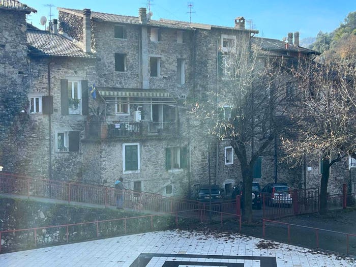 Appartamento con 6 locali in vendita in Via Molino, Isolabona