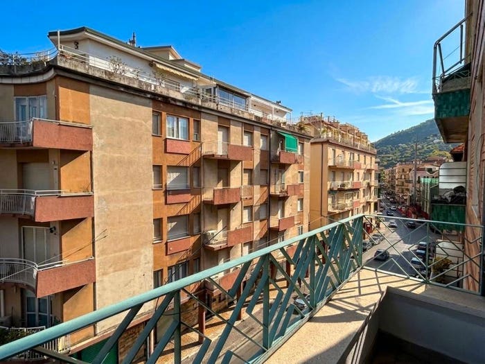Appartamento quadrilocale in vendita in Vico della Chiusetta, Centro, Alassio