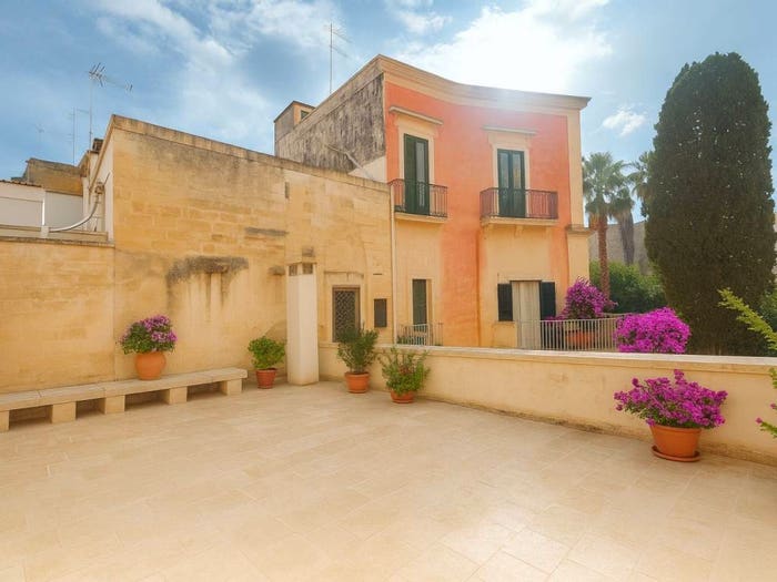 Appartamento con 5 locali in vendita in Vico dei Fieschi, Centro Storico, Lecce