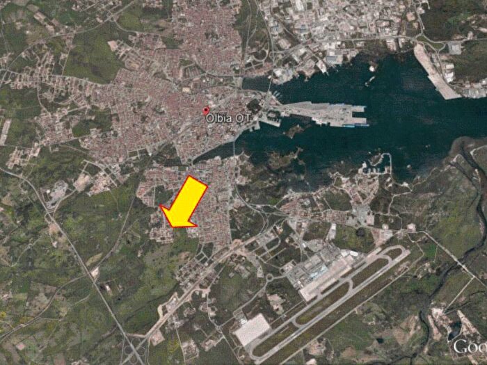 Appartamento trilocale in vendita in Via Massa Carrara, Sacra Famiglia Bandinu, Olbia