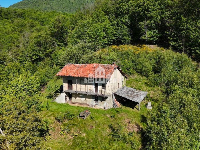 Casa quadrilocale in vendita in Via Luinengo Cossi, Borgiallo