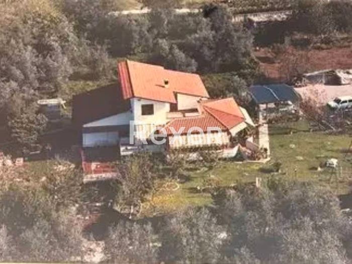 Casa con 6 locali in vendita in Via delle Gorine, Turano, Massa