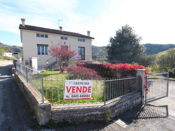 Casa con 6 locali in vendita in Via Cristoforo Colombo, Cereda Cozza Cornedo, Cornedo Vicentino