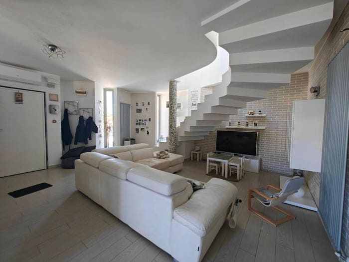 Casa con 6 locali in vendita in Via Cocchione, Cappelle sul Tavo