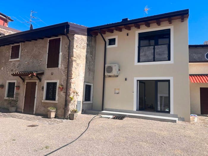 Appartamento bilocale in vendita in Via Maggio, Costermano sul Garda