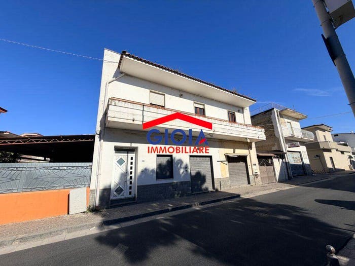 Casa con 5 locali in vendita in Via Como, Mondragone