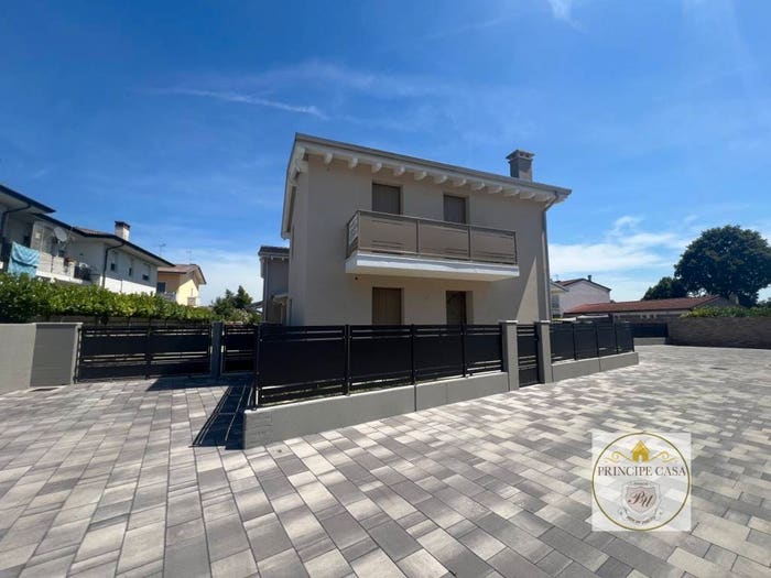 Casa con 5 locali in vendita in Via Don Garbin, Saletto, Borgo Veneto