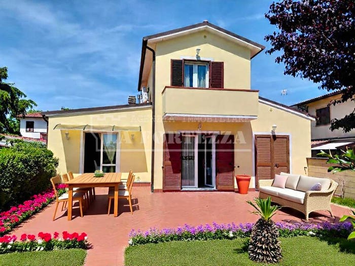 Casa con 6 locali in vendita in Titignano, Titignano Visignano, Cascina