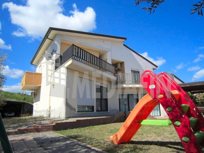 Casa con 6 locali in vendita in VIA DON LUIGI NICOLETTI, San Giacomo Marinella, Calopezzati