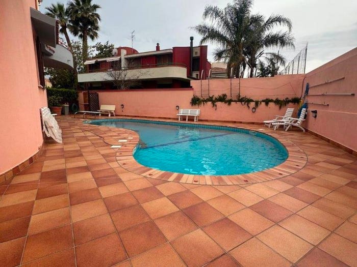 Casa con 6 locali in vendita in Viale Leonardo da Vinci, Foxi Sant'Andrea, Quartu Sant'Elena