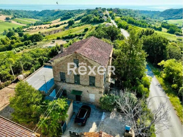 Casa con 6 locali in vendita in Contrada Paienico, Centro, Altidona