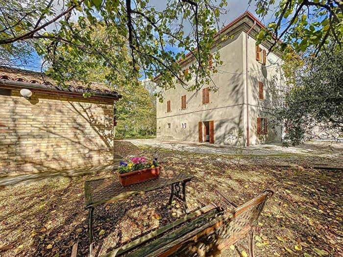 Appartamento quadrilocale in vendita in Canavaccio, Urbino