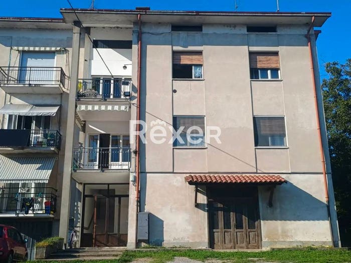 Appartamento trilocale in vendita in Via Rosorè, Bregnano