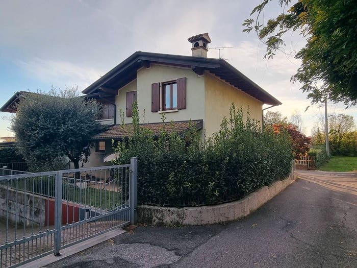 Casa quadrilocale in vendita in Via Galileo Galilei, Centro, Calcinato