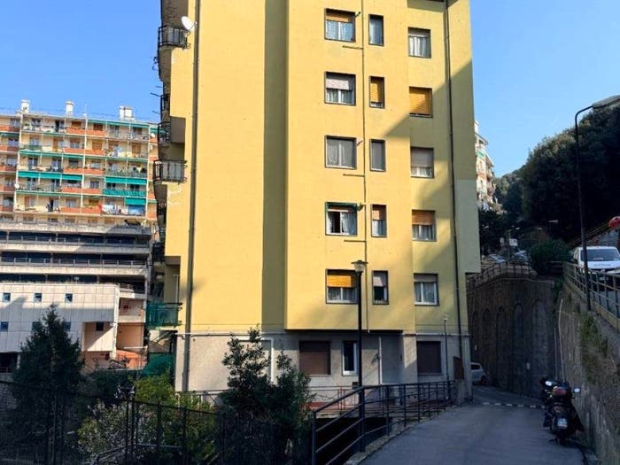 Appartamento quadrilocale in vendita in Via Tortona, Staglieno, Genova