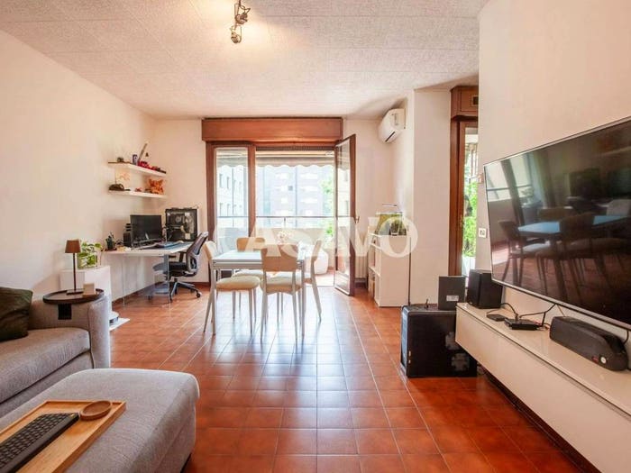 Appartamento trilocale in vendita in Via De Chirico Giorgio, Trenno, Milano