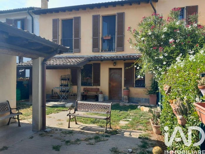 Casa con 6 locali in vendita in Via del Tovo, Travacò Siccomario