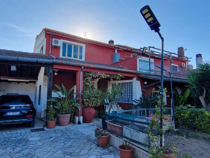 Casa con 6 locali in vendita in Via Cavone, Fossignano, Aprilia