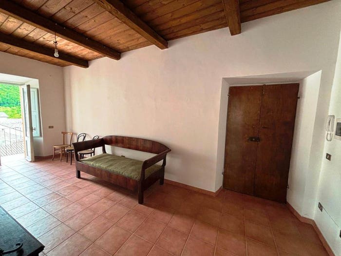 Appartamento con 6 locali in vendita in Centro, Esanatoglia