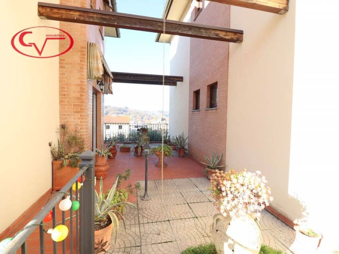 Casa con 6 locali in vendita in Via Aretina, Levane, Montevarchi