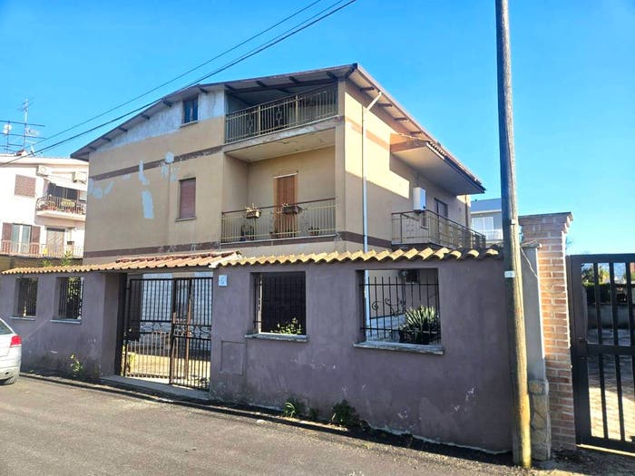 Casa con 5 locali in vendita in Via Piandimeleto, Castelverde, Roma