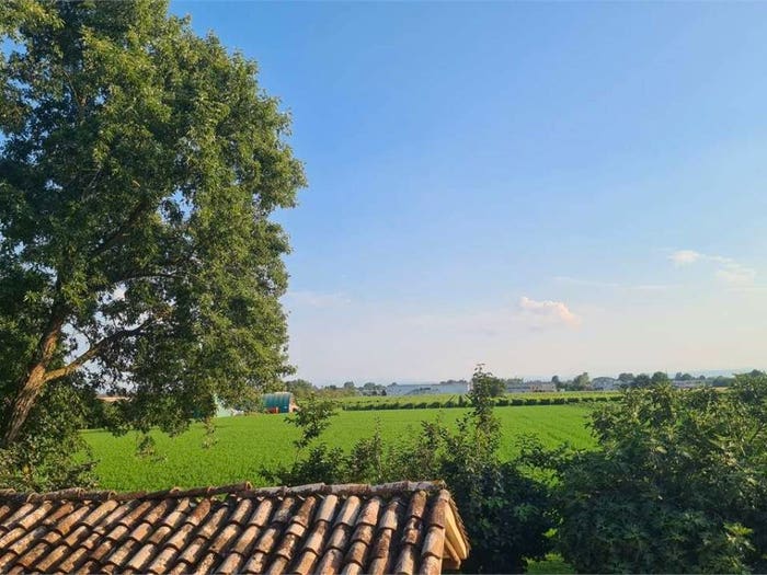 Casa con 6 locali in vendita in via Agrato, Correggio