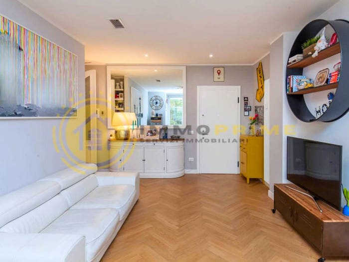 Appartamento trilocale in vendita in Via Egadi, Dezza, Milano