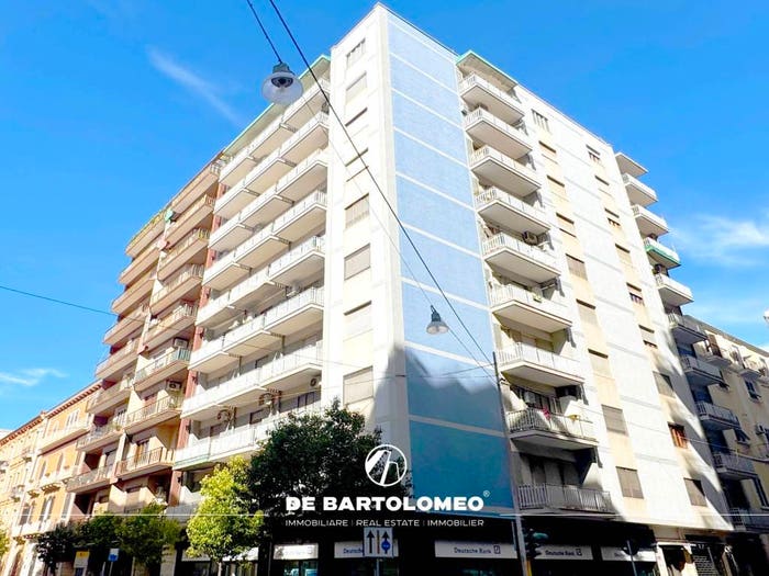 Appartamento con 6 locali in vendita in Via Vincenzo Pupino, Borgo, Taranto