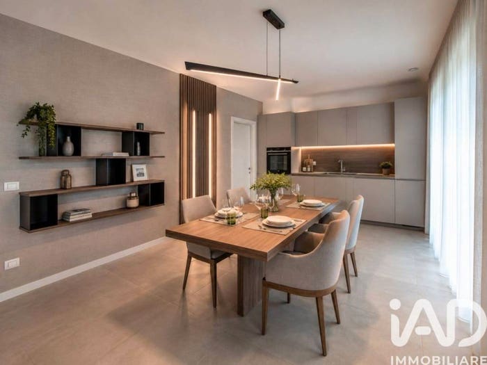 Appartamento quadrilocale in vendita in Via Papa Giovanni II, Lonato, Lonato del Garda