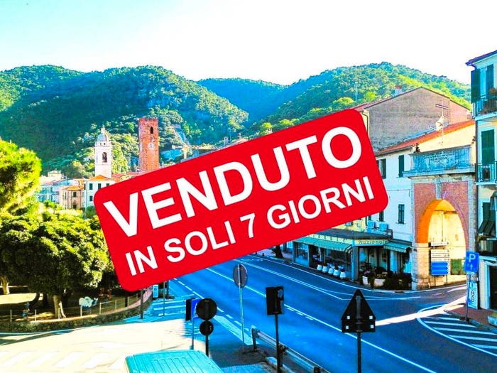 Appartamento trilocale in vendita in Via Cavalieri di Malta, Centro, Noli