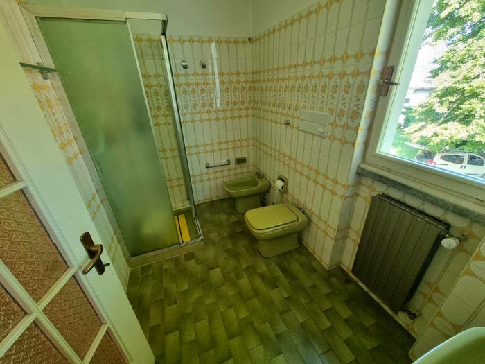 Casa con 5 locali in vendita in Via per Albagnano, Bee