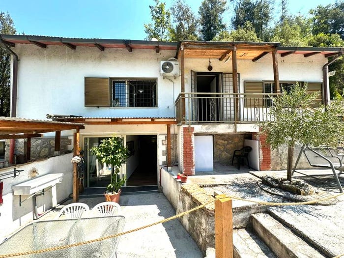 Casa con 5 locali in vendita in Via Flaminia, Montefranco