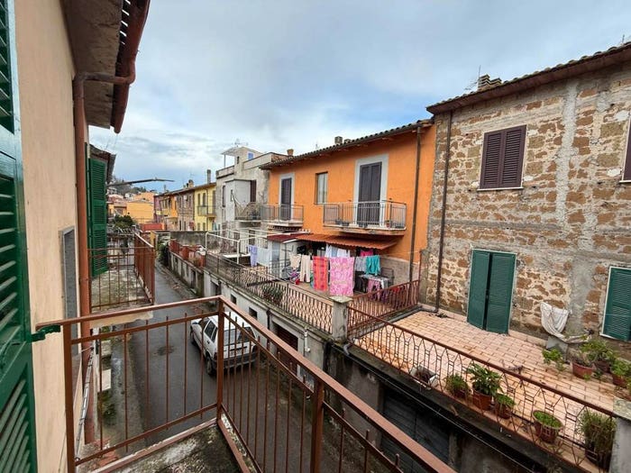 Casa con 6 locali in vendita in Via San Francesco d'Assisi, Marta