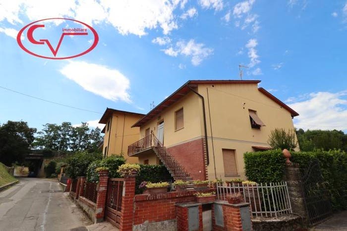 Appartamento con 5 locali in vendita in Strada Comunale di Mercatale, Bucine